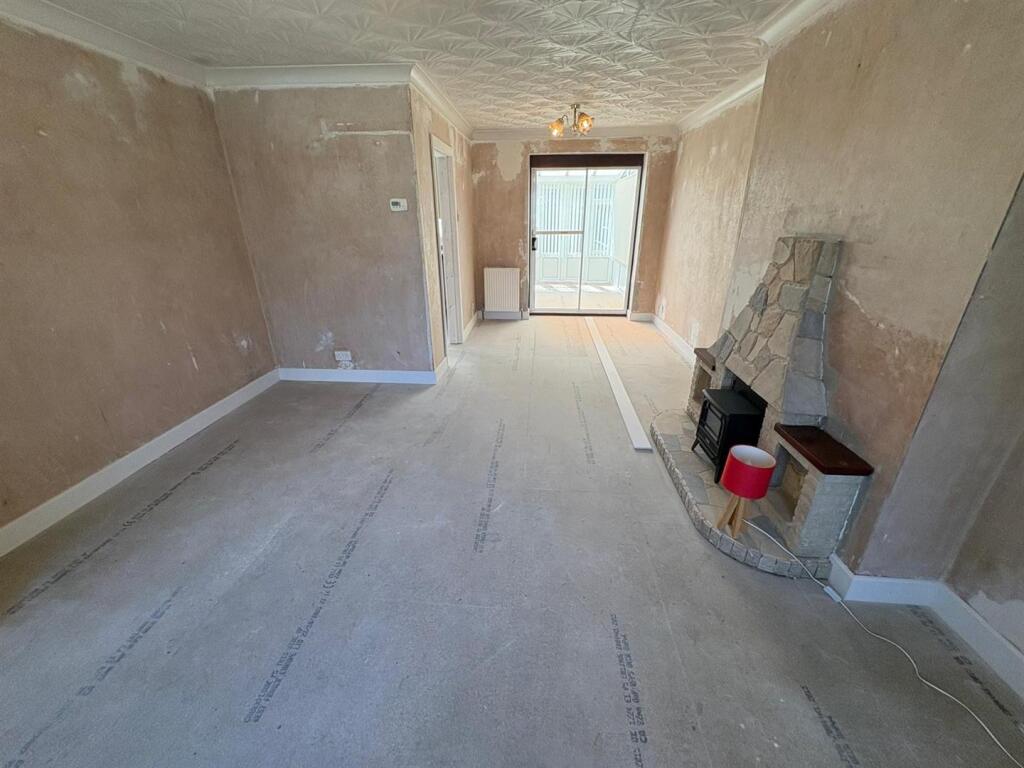 House in Kirklees, West End, Cleckheaton - View 5