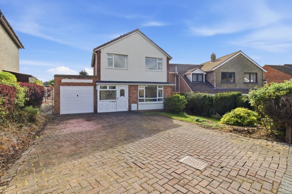 Main image of property: Cedar Avenue, Malvern, Worcestershire, WR14 2SG