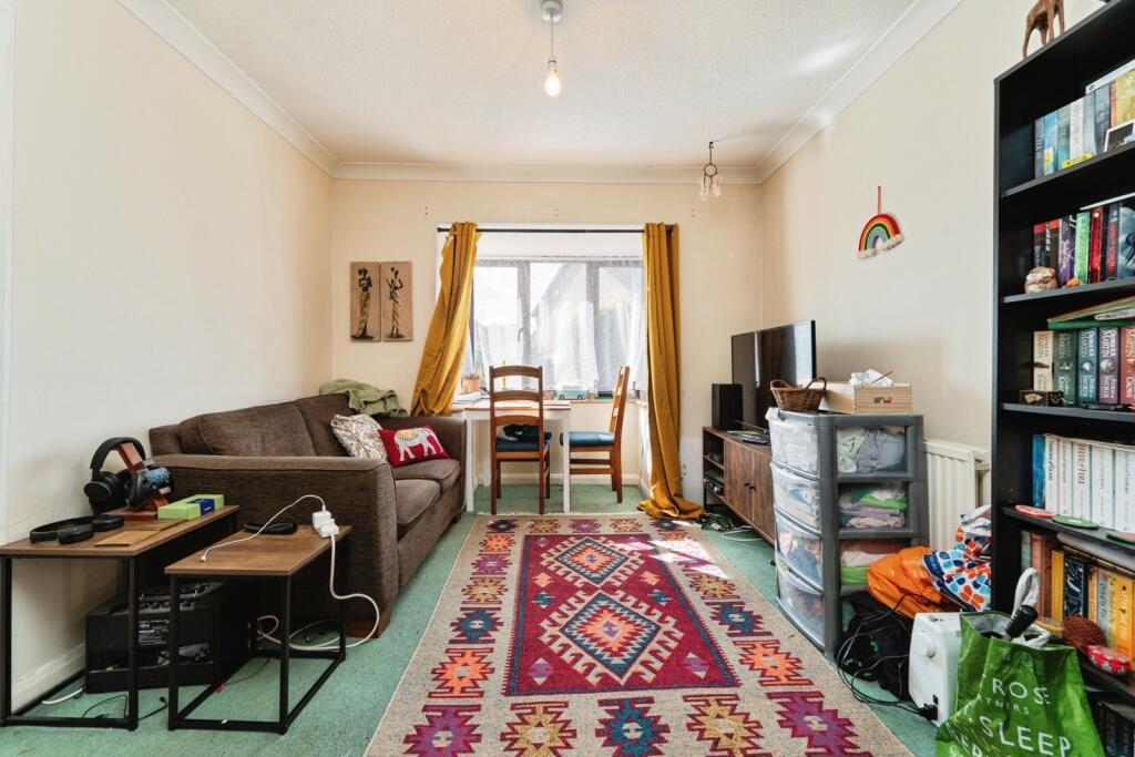 9, Dalton Way photo 2