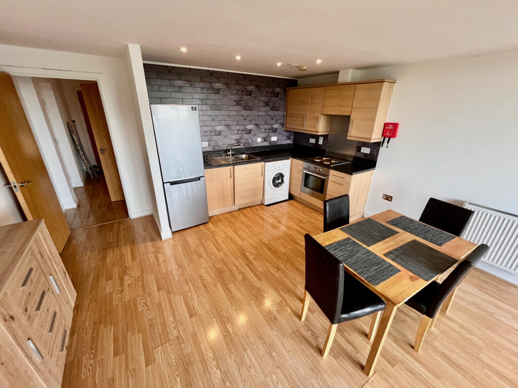 Apartment in Ilford - View 4