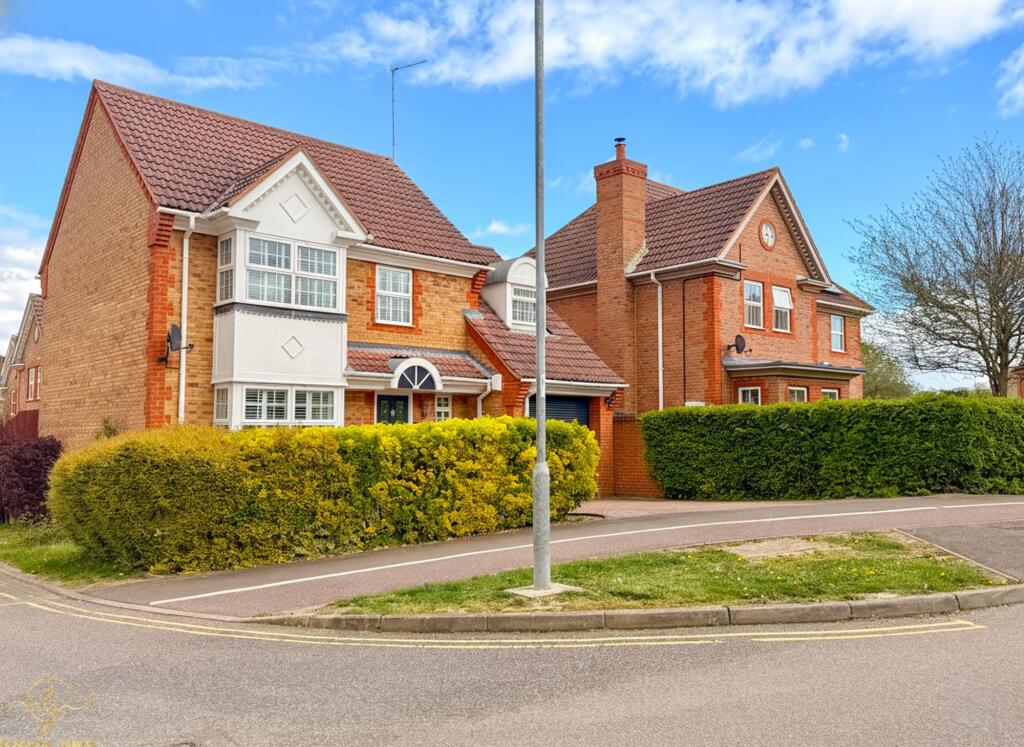 4-bed detached on Flamsteed Drive, Huntingdon, PE29, £450,000