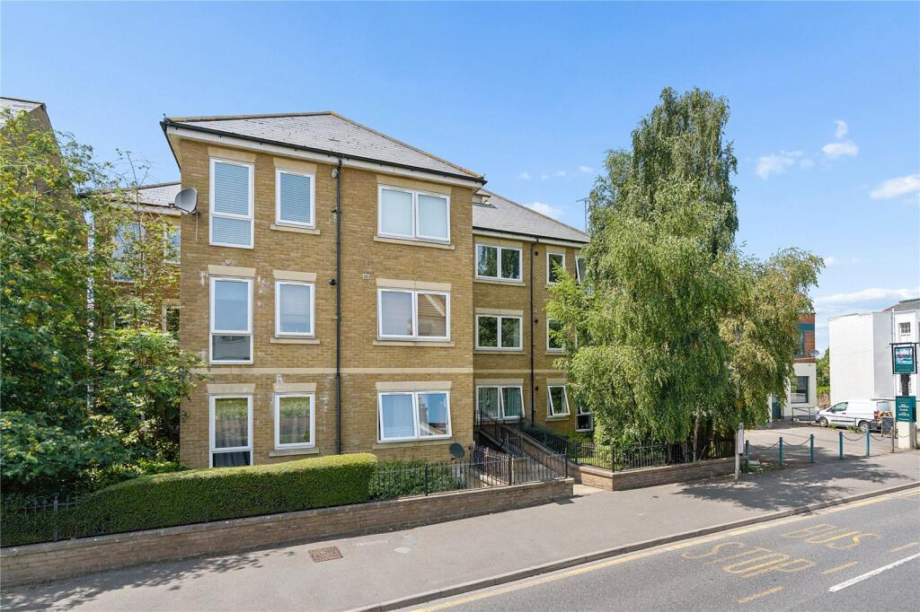 Main image of property: Wrotham Road, Gravesend, Kent, DA11