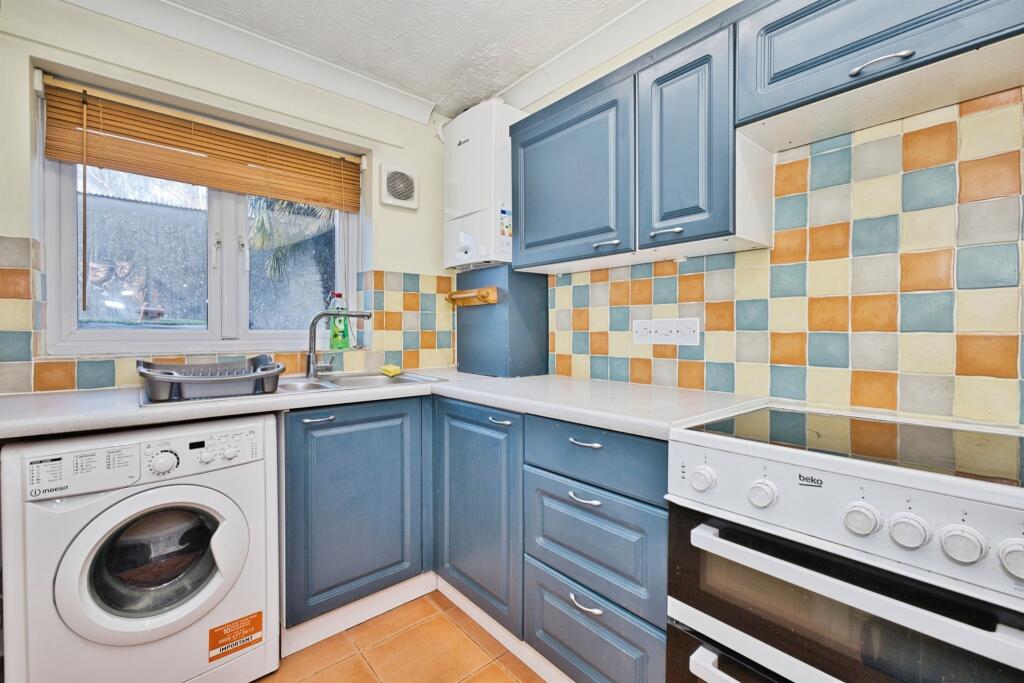 House in Yeovil, Somerset - View 5
