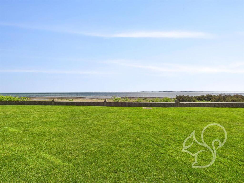 Shears Crescent, West Mersea, CO5 photo 2