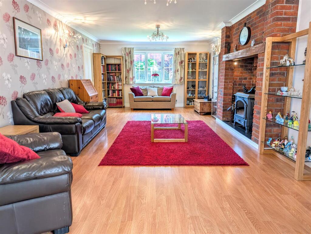 4 The Paddocks, Poynton Road, Shawbury, Shrewsbury, SY4 4NQ photo 3