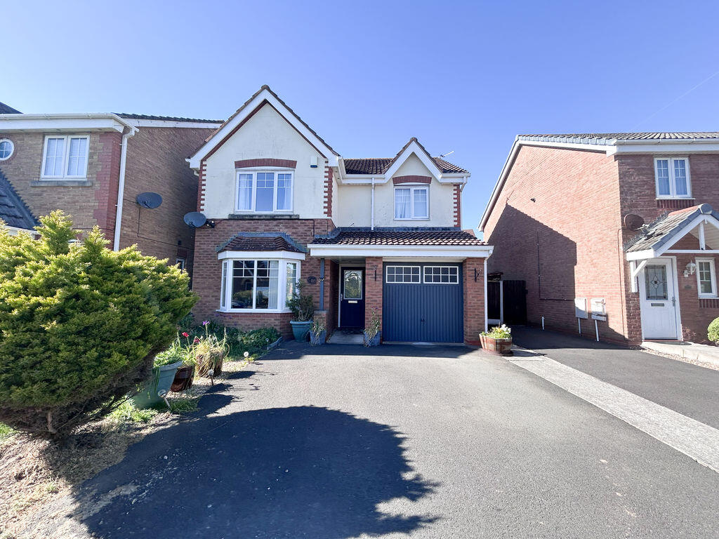 Main image of property: 8 Tennyson Drive, Bispham, Blackpool, FY2 0GH