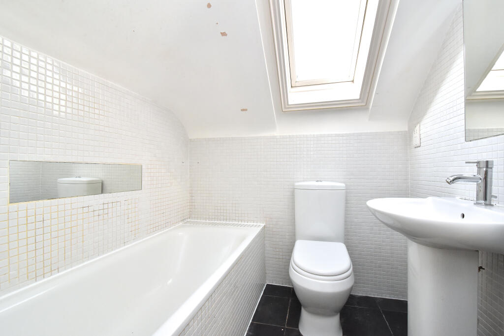 Apartment in London - More