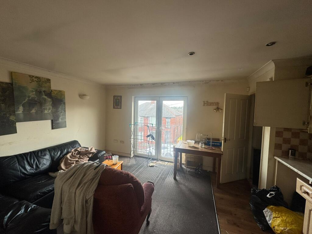Number 23 Rockingham Court, Belgrave Road, Barnsley, South Yorkshire S71 1HL photo 4