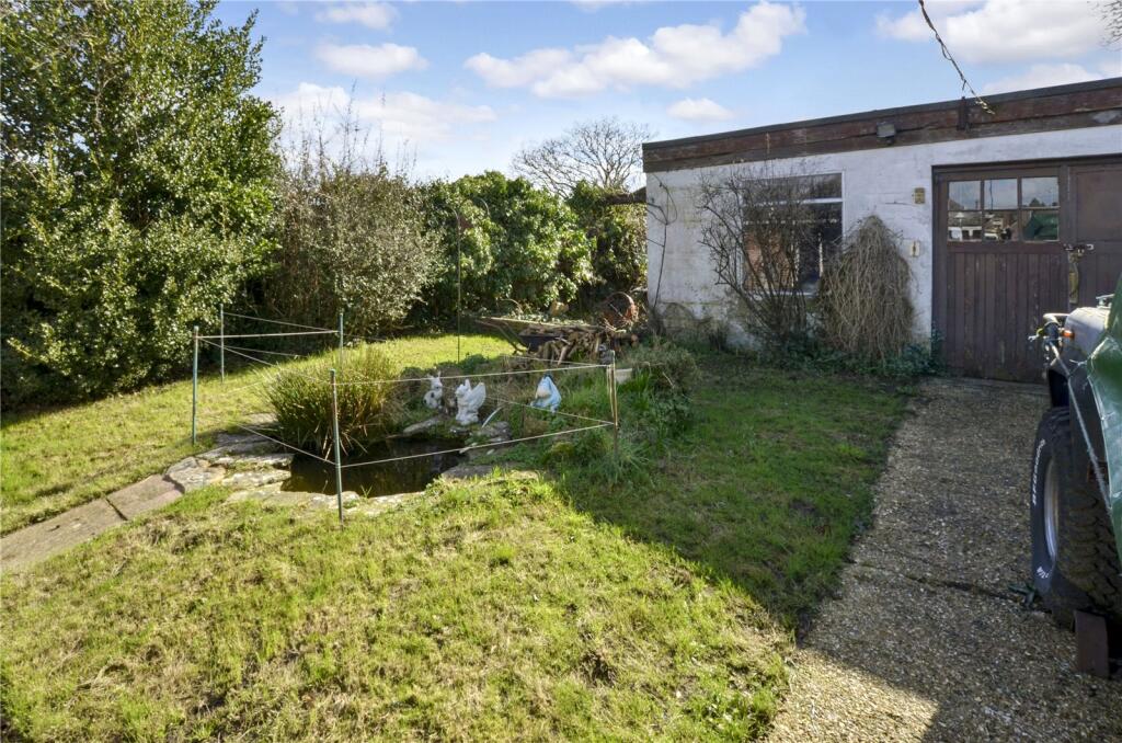 Westwood Avenue, Ferndown, Dorset, BH22 photo 4