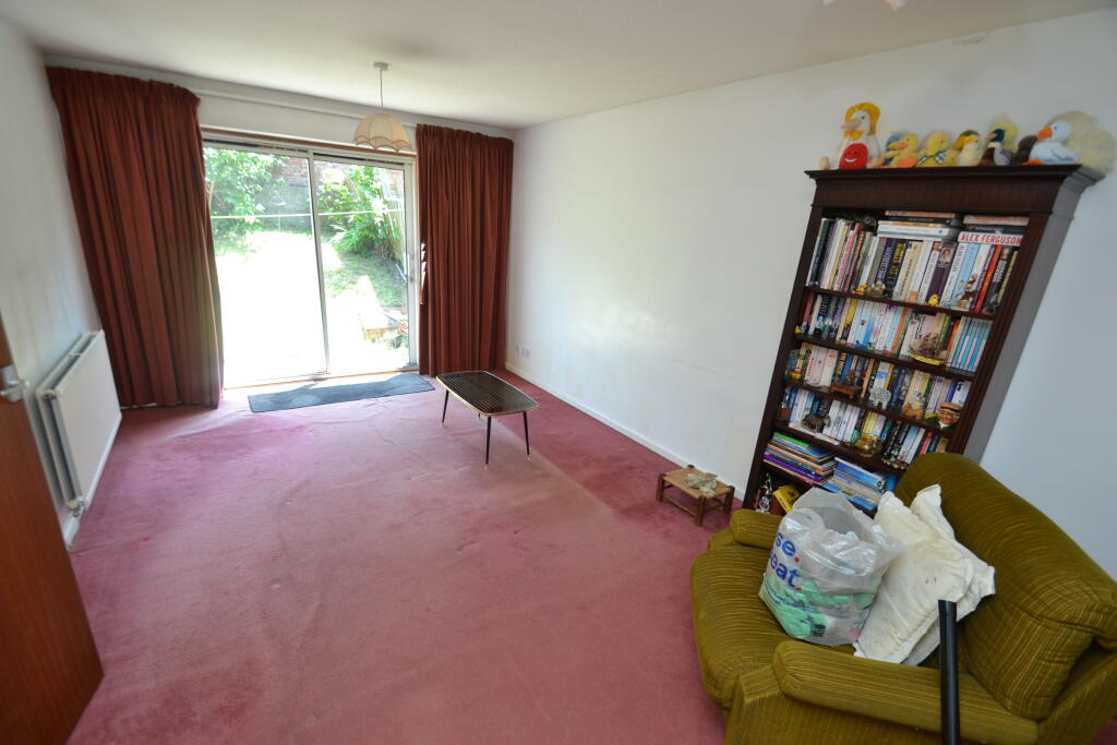House in Ryde, Oakfield - More