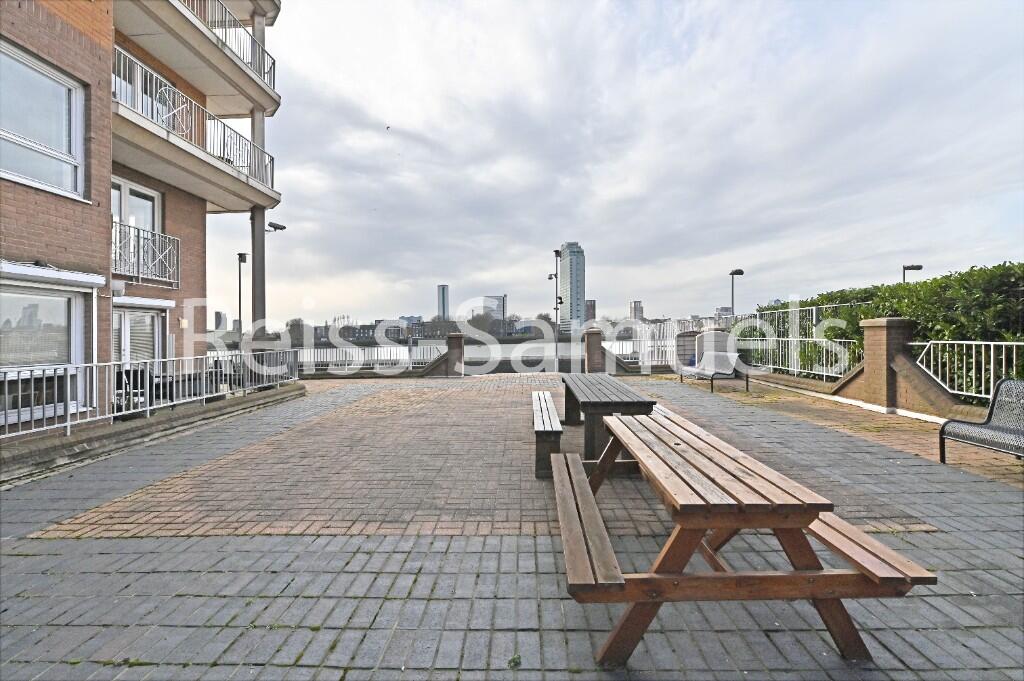 5 bedroom terraced house for rent