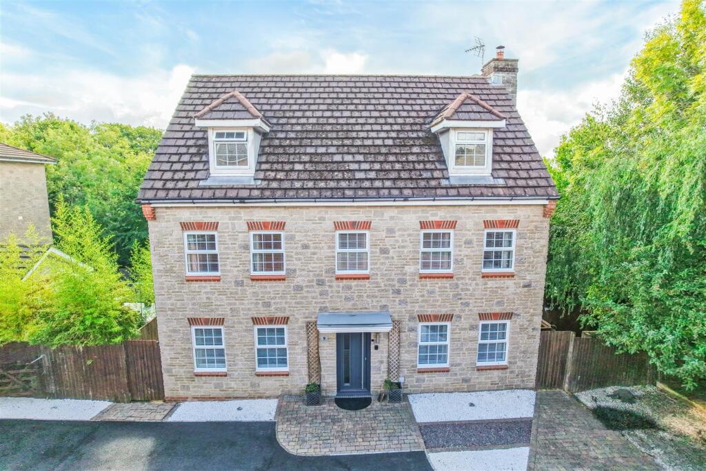 Main image of property: Bryn Dryslwyn, Broadlands, Bridgend County Borough, CF31 5BT