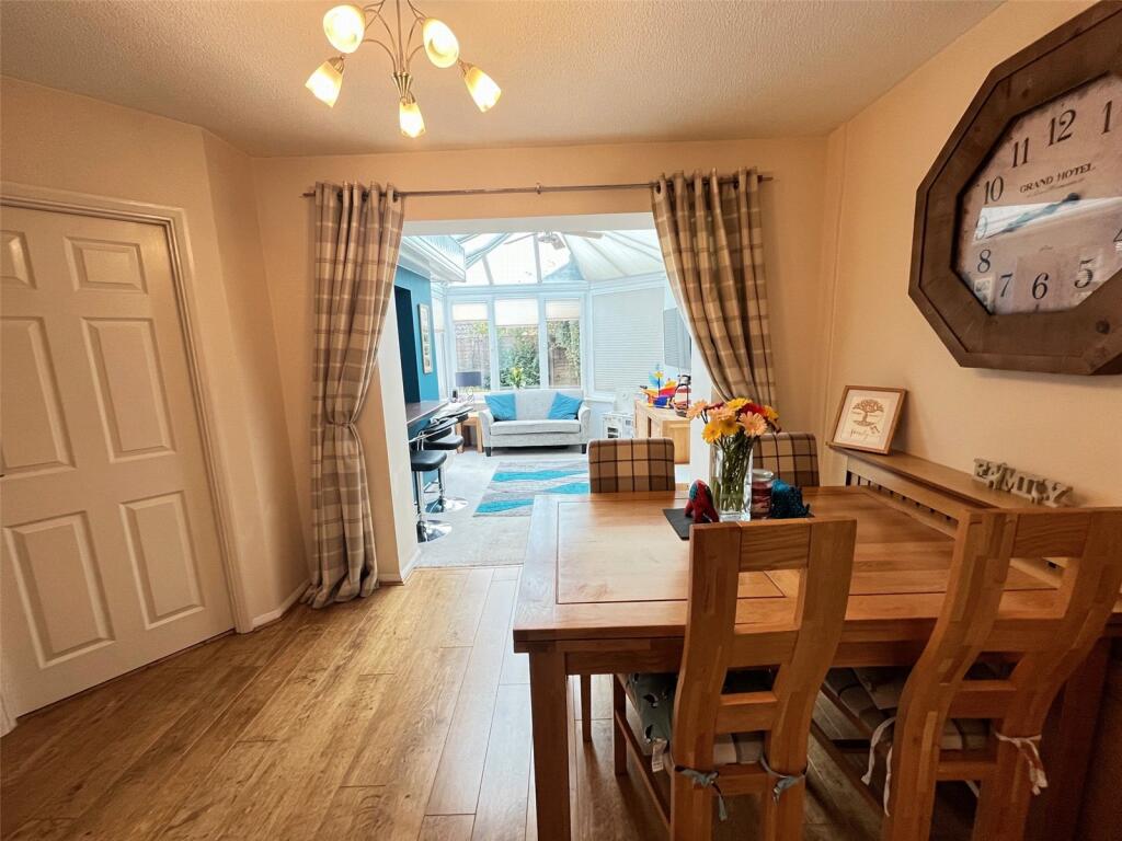 House in Daventry, West Northamptonshire - More