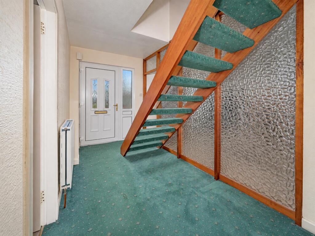 House in Dundee - More