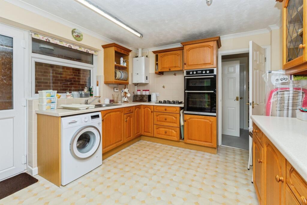 Corfe Close, Aylesbury photo 2
