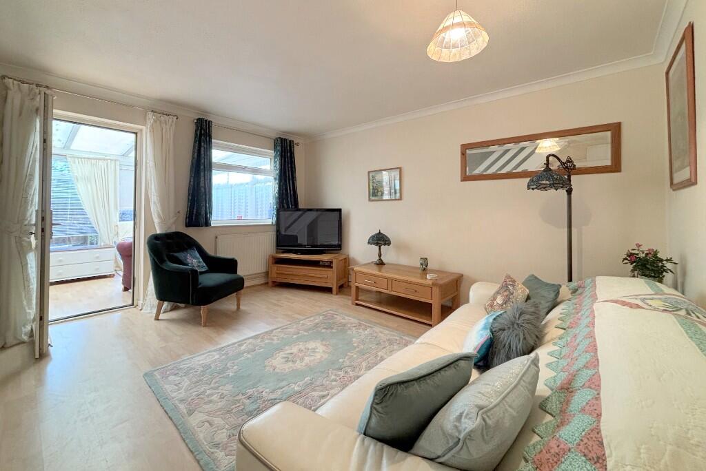 Shawford Road, Throop, Bournemouth photo 3