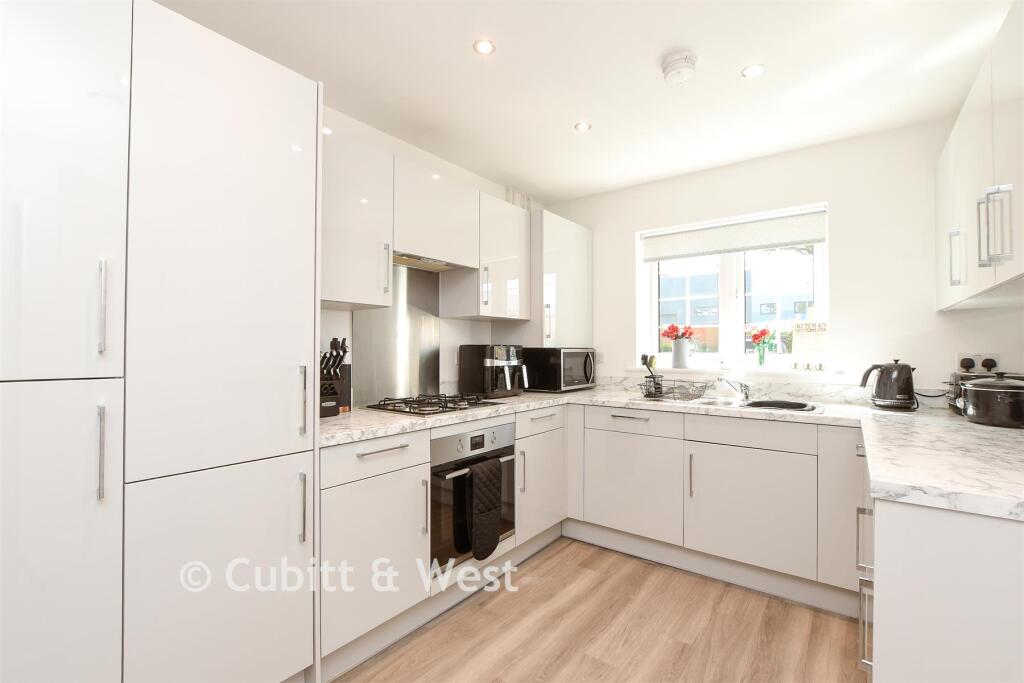 Moore Road, Crawley, West Sussex - View 4