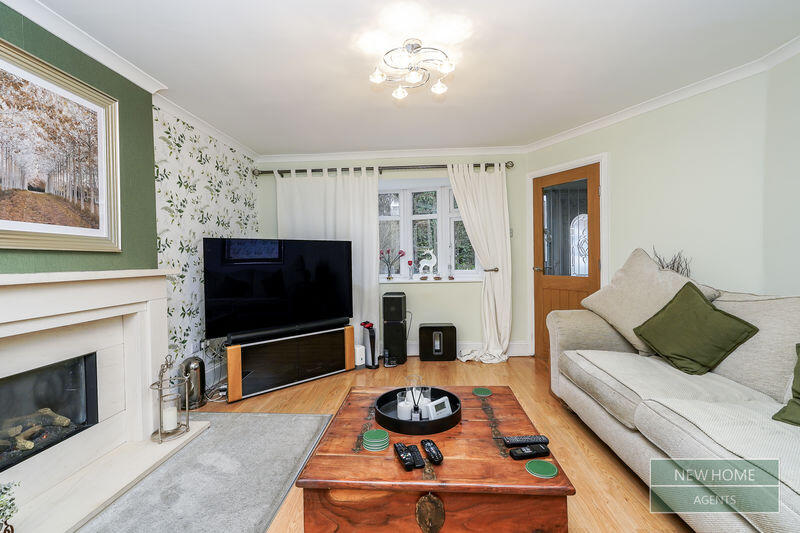 House in Gedling, Nottinghamshire - View 3