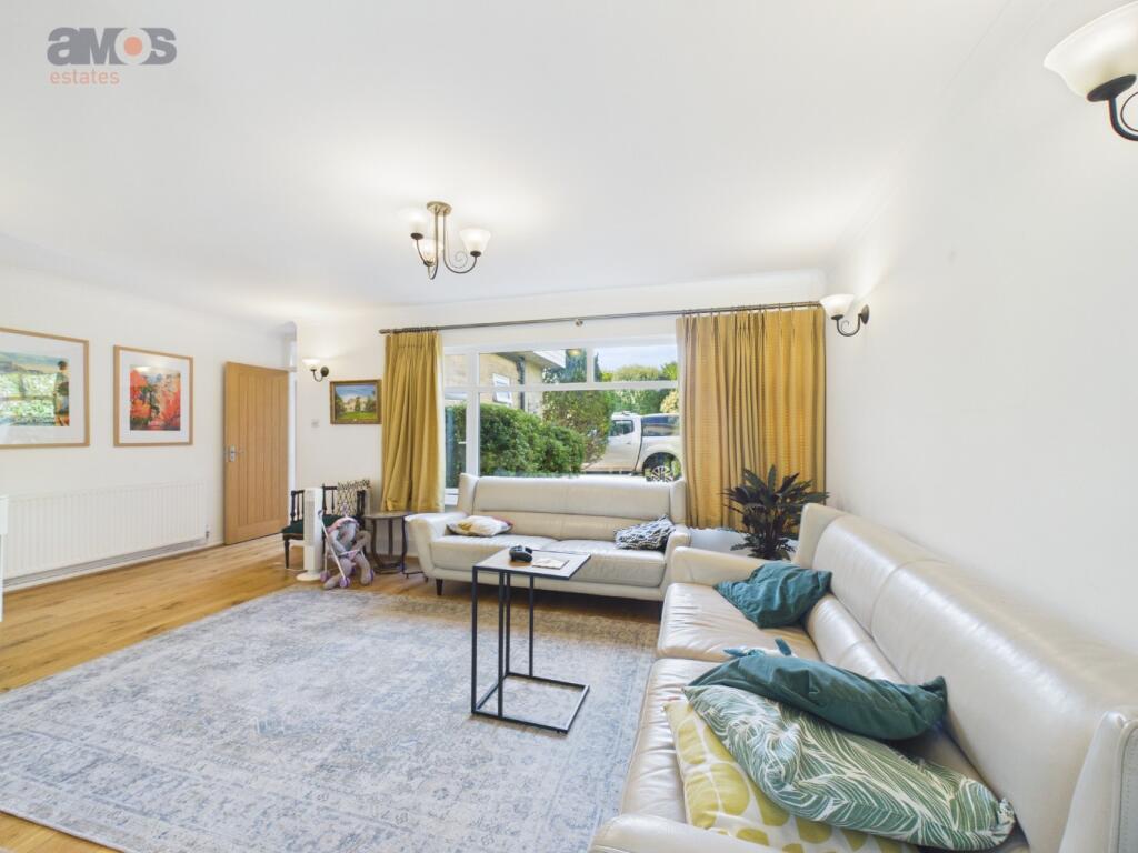 House in Rochford, Hockley - View 3