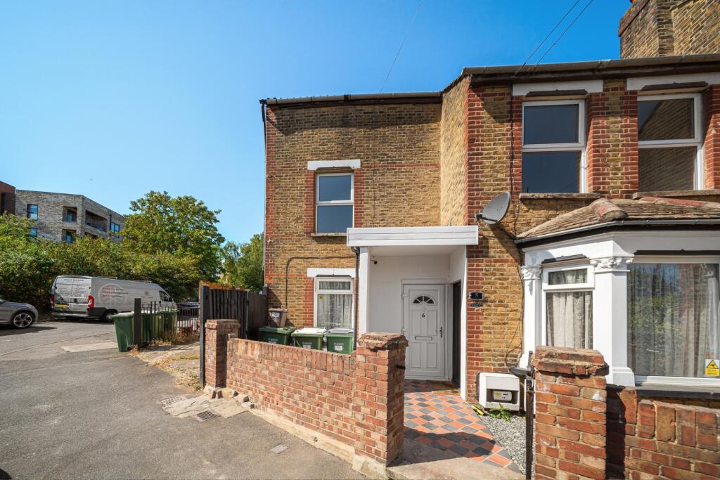 Main image of property: De Luci Road, Erith, DA8