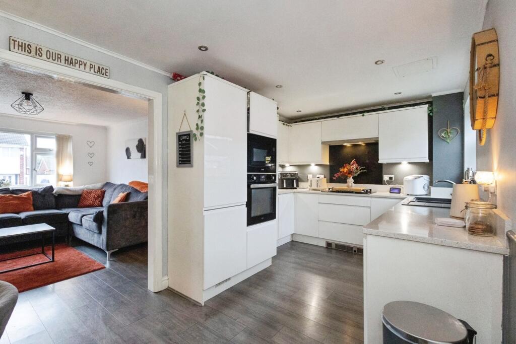 Lee Dale Close, Denton, Manchester, Greater Manchester, M34 photo 4