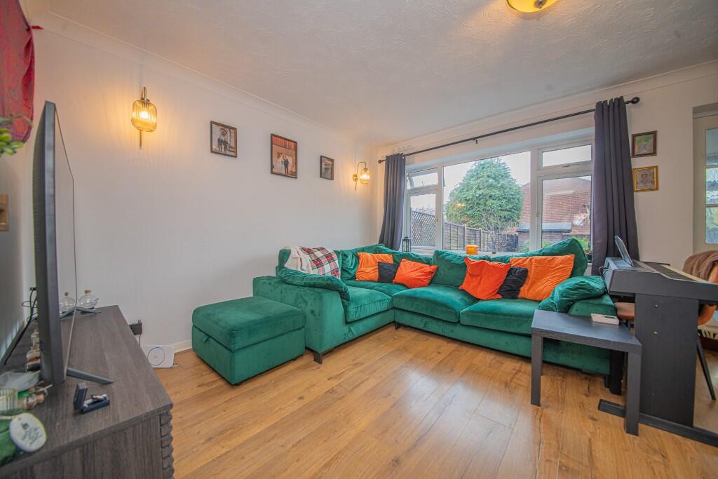Itchen Avenue, Bishopstoke, Eastleigh, SO50 photo 3