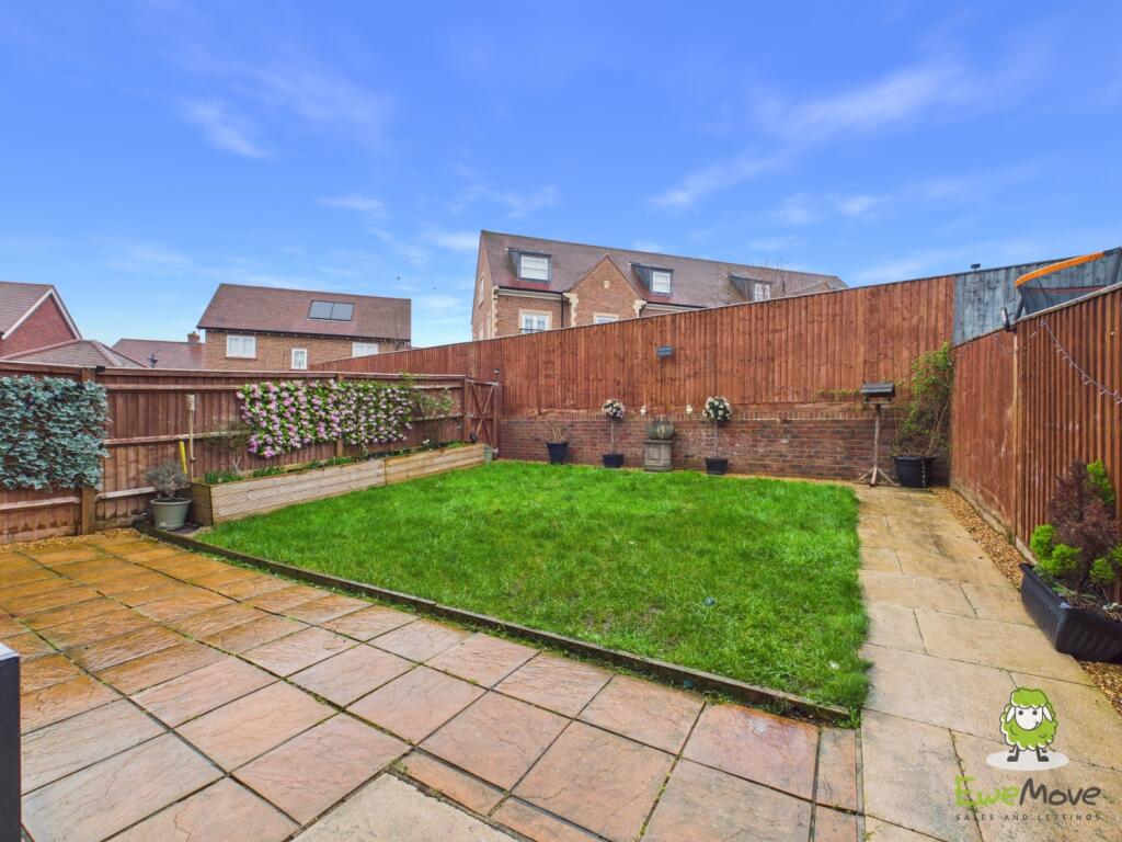 House in Basingstoke and Deane, Vyne Park, Bramley - View 2