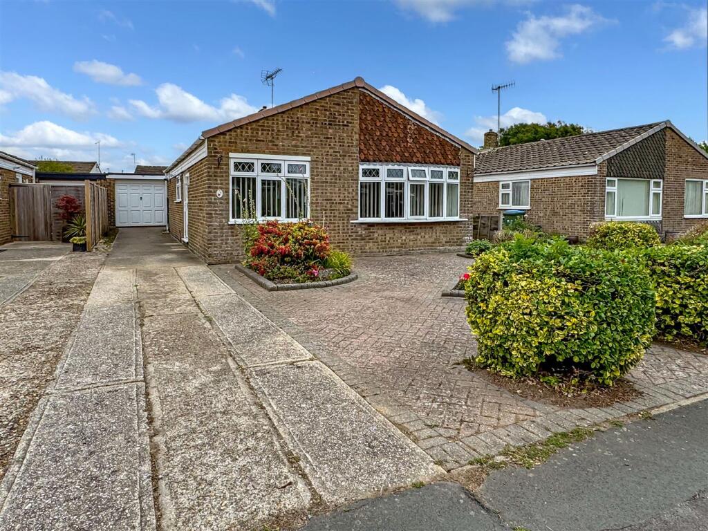 2-bed bungalow on The Winter Knoll, Beaumont Park, £430,000