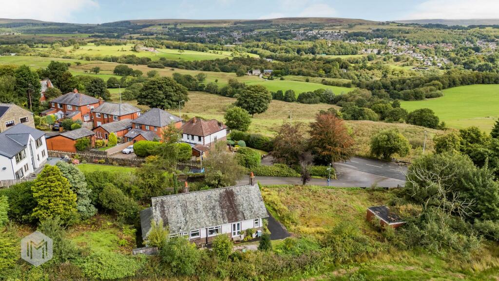 House in Bolton - View 4