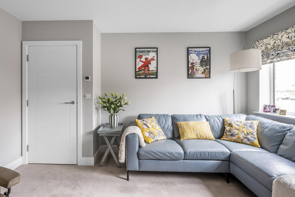 House in Sevenoaks, Edenbridge - More