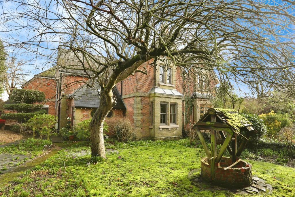 Main image of property: Mansbridge Road, Southampton, Hampshire, SO18