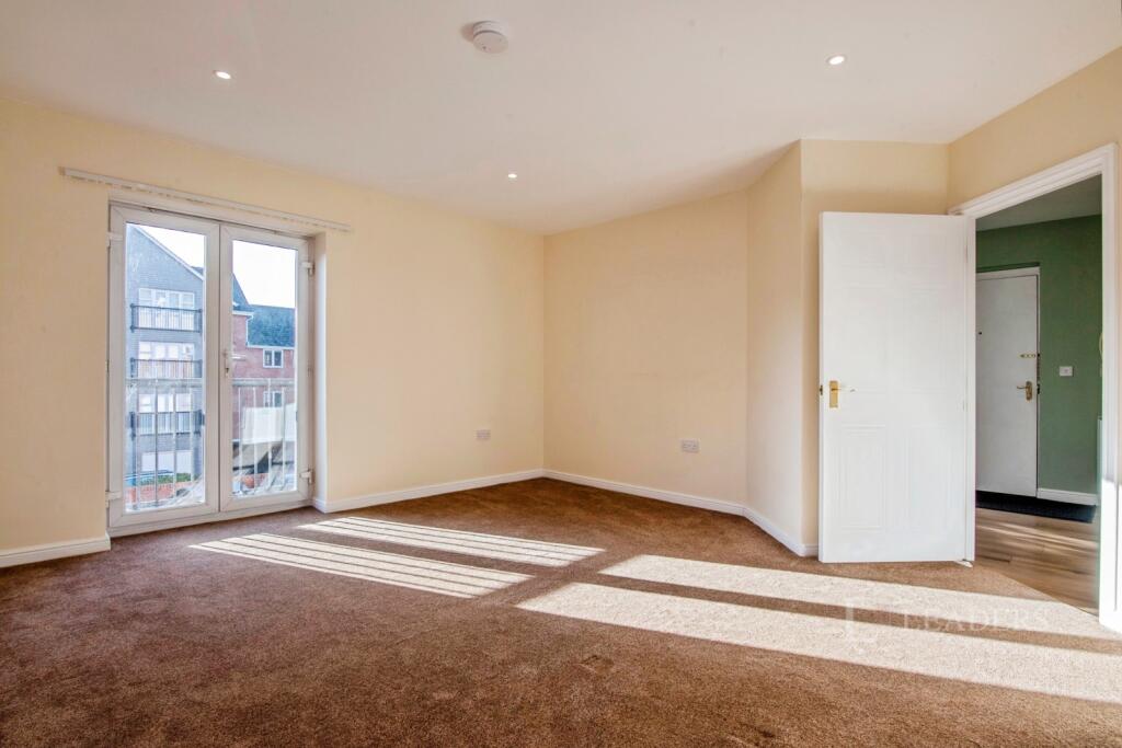 Apartment in Worcester - More