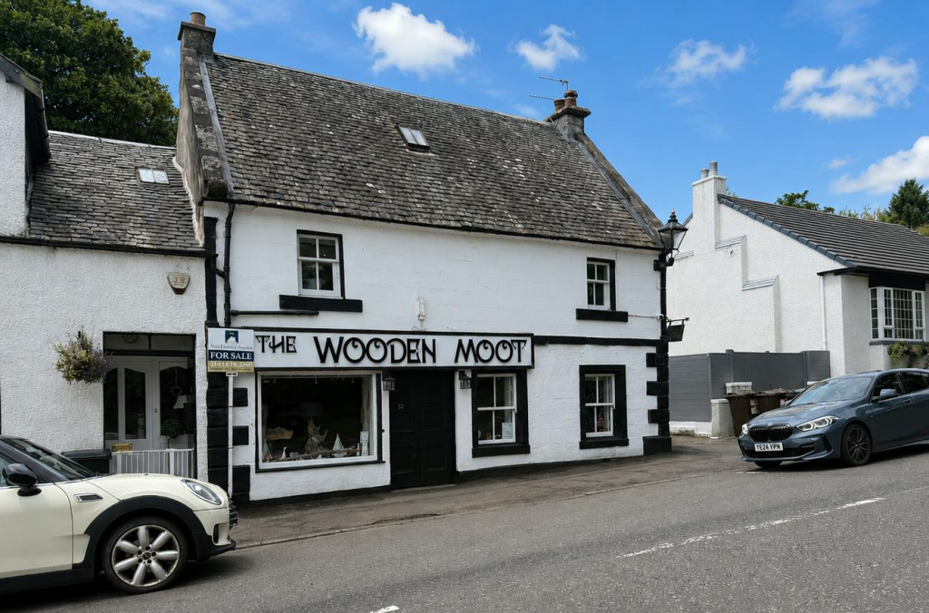 Main image of property: 52 Montgomery Street, Eaglesham, G76 0AU