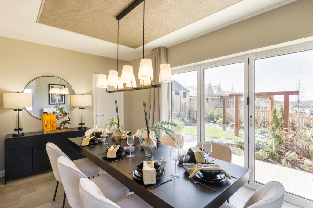 Brox Road, Ottershaw, Surrey, KT160LQ - View 4