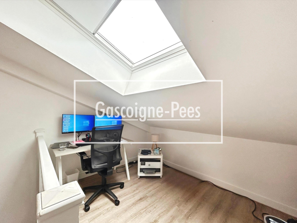 Apartment in Reading - View 5