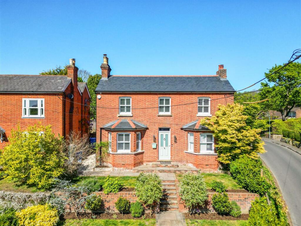 Main image of property: Mount Pleasant, High Street, Little Sandhurst, Berkshire, GU47 8LH
