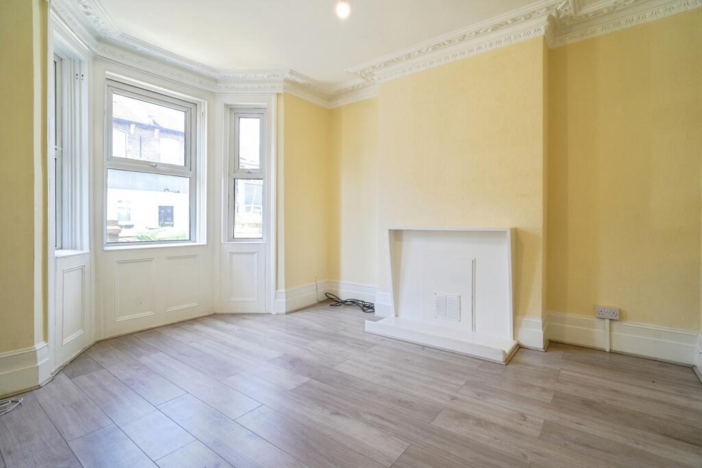 House in London - View 2