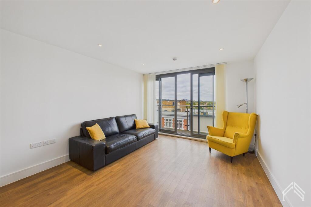Main image of property: 305 High Road, Wembley Central HA9