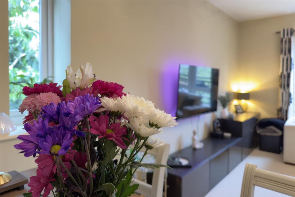 Apartment in Darlington - View 5
