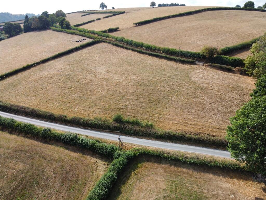 Oakley Park, Llanidloes, SY18 - View 2