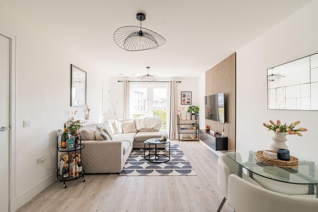 Apartment in Edinburgh, Cammo - View 2