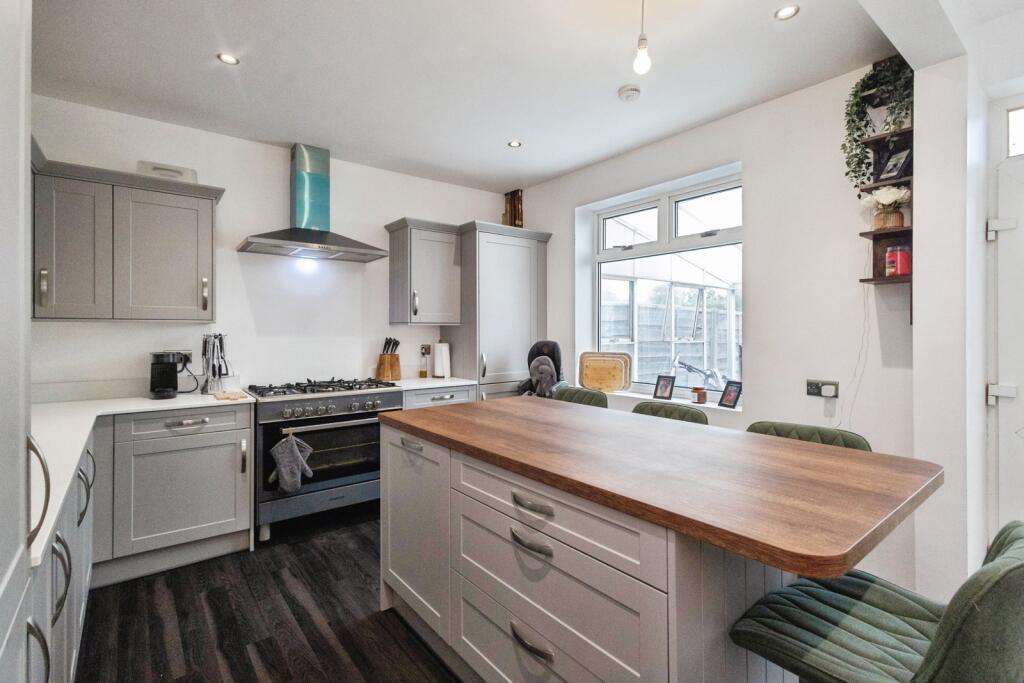 House in Tameside, Greater Manchester - View 5