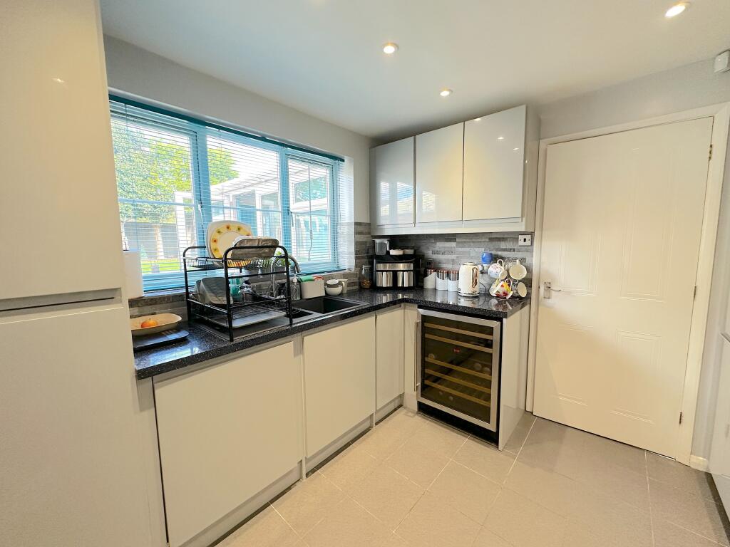House in Walsall, Little Bloxwich - View 3