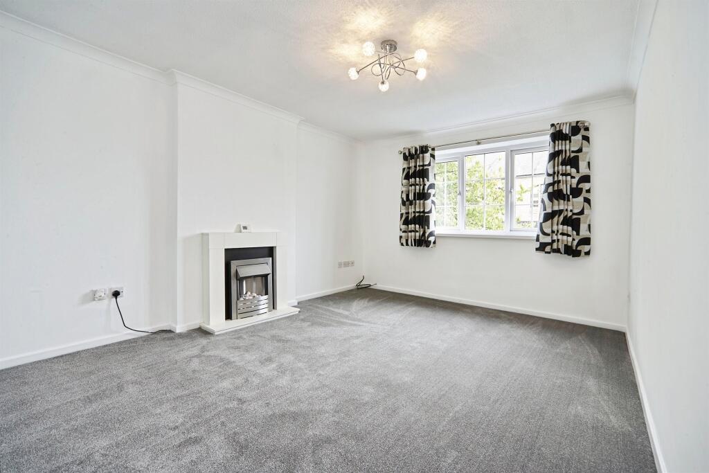 Apartment in Leeds, Upper Henshaw, Henshaw - View 3