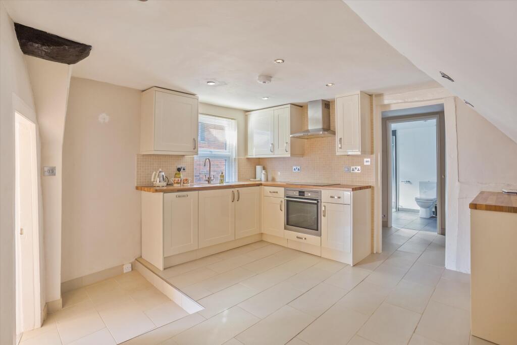 House in Hungerford, Eddington - More