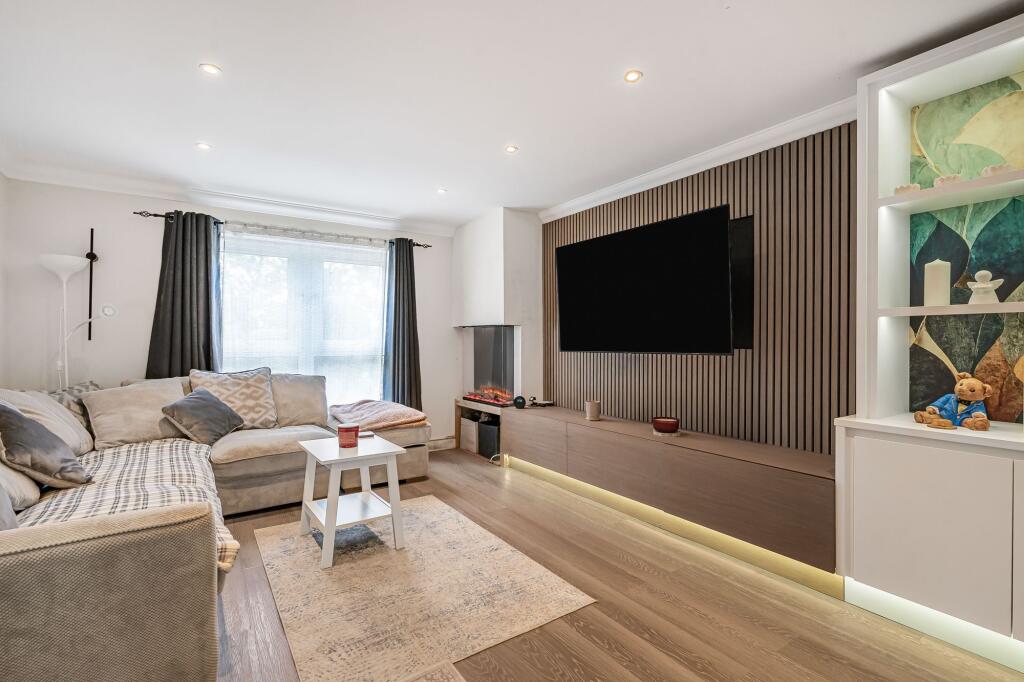 Apartment in Mole Valley, Ashtead Park - View 3