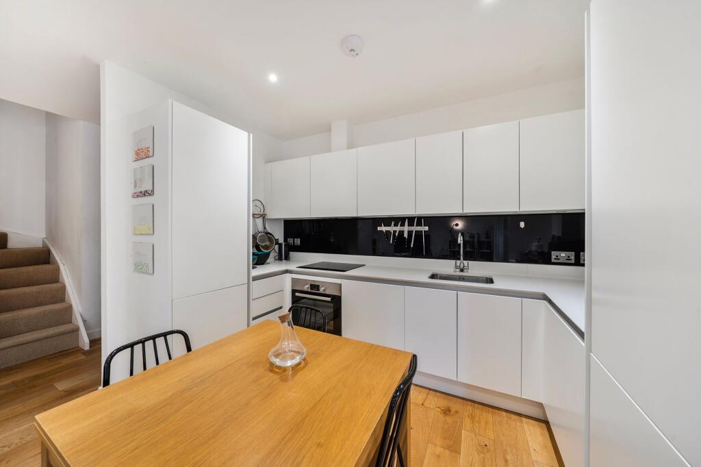 Apartment in London - View 3