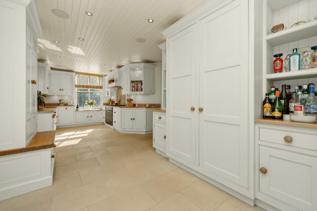 House in Elmbridge, Surrey - View 3