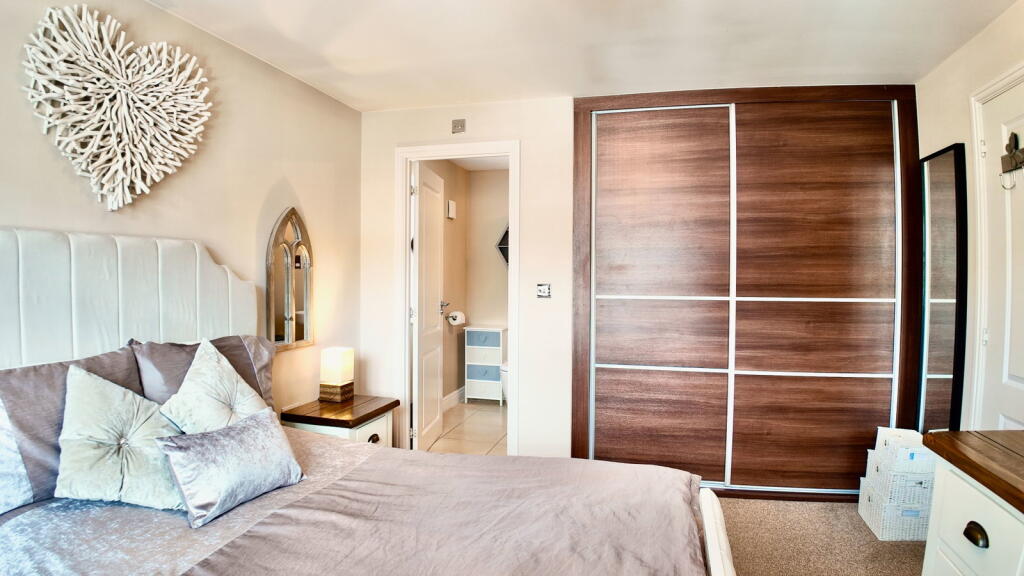 House in Newport - View 4