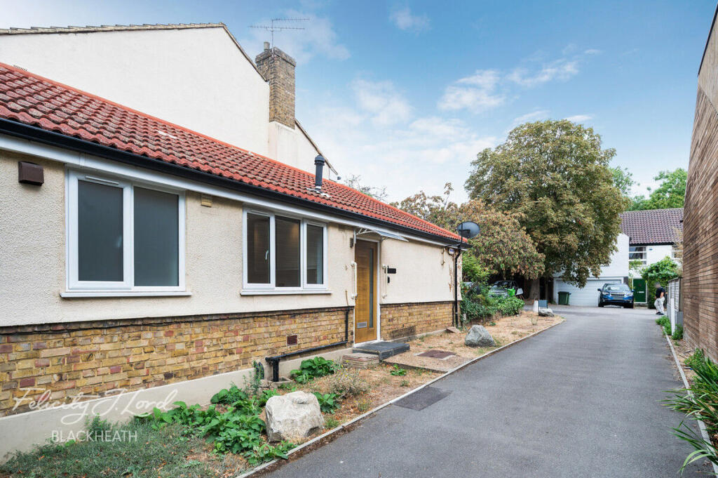 1-bed house on Langton Way, London, £475,000